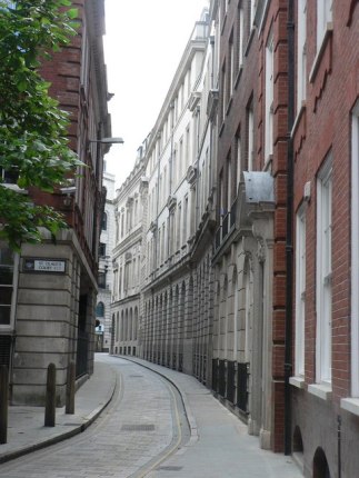 Chris Downer. City of London, Ironmonger Lane. CC BY-SA 2.0